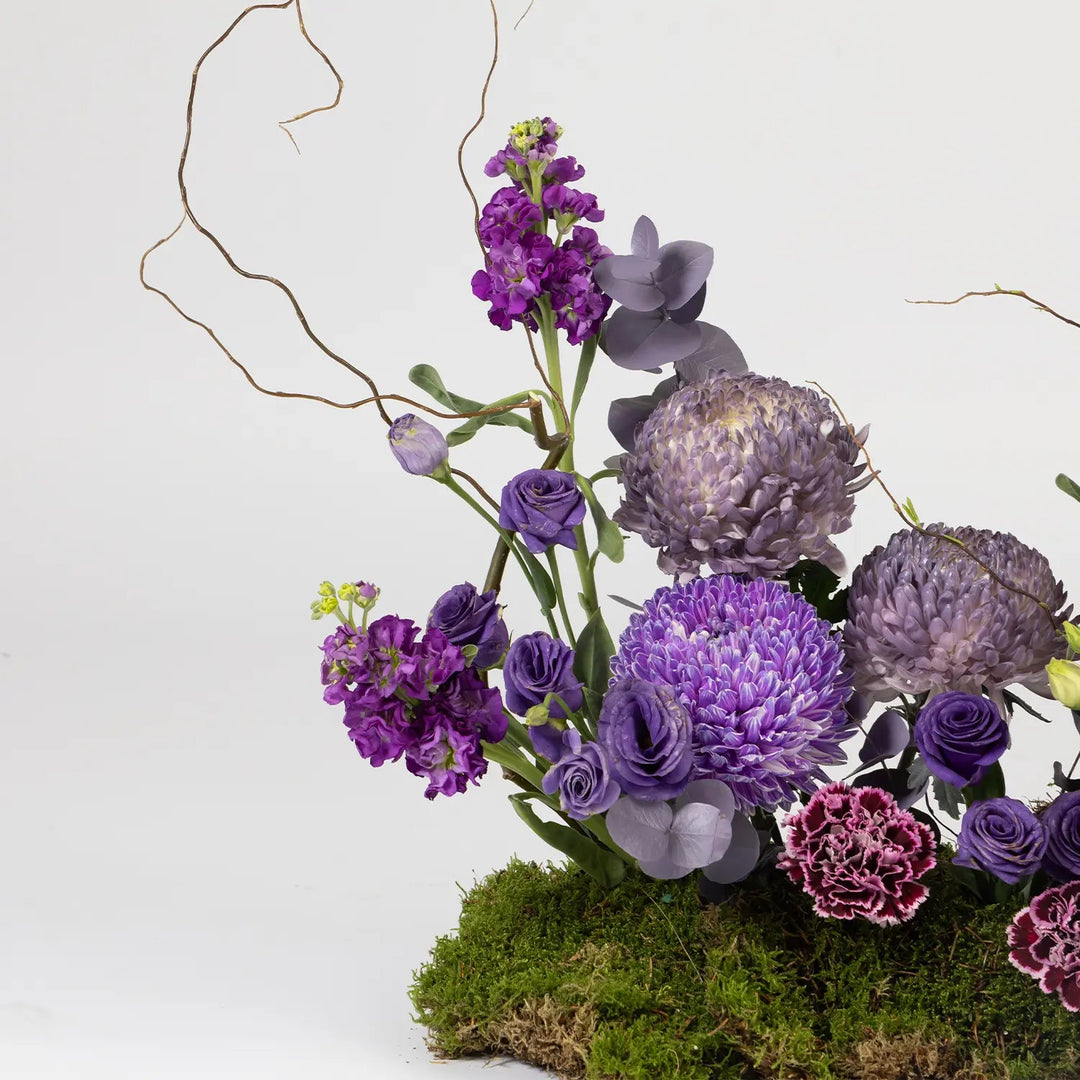100CM CENTERPIECE WITH CHOCOLATE TRAY - Twenty Three Flowers & Chocolate