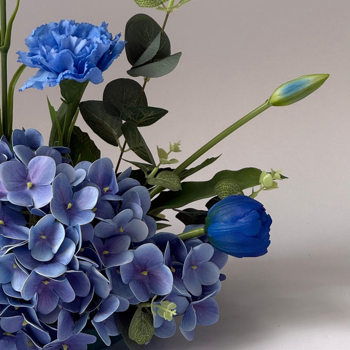 Blue Centerpiece (20cm) - Twenty Three Flowers & Chocolate