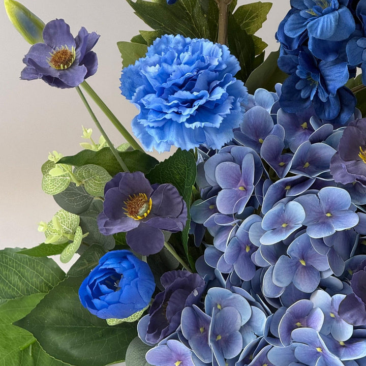 Blue Centerpiece (35cm) - Twenty Three Flowers & Chocolate