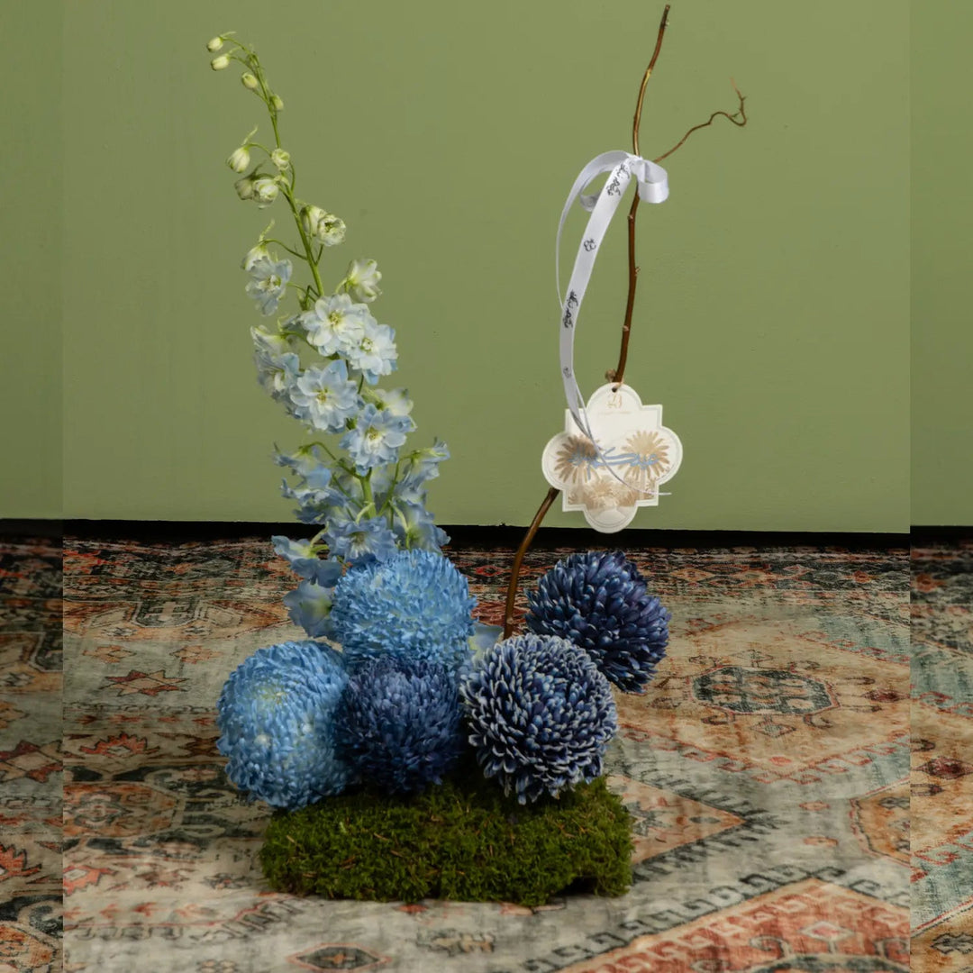 CENTERPIECE (20CM) - Twenty Three Flowers & Chocolate