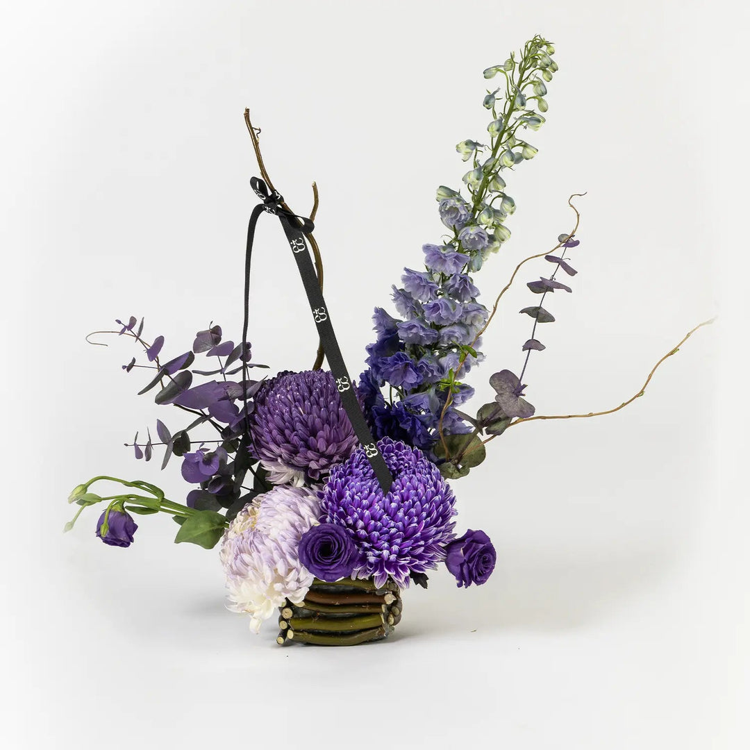 CENTERPIECE (20CM) - Twenty Three Flowers & Chocolate