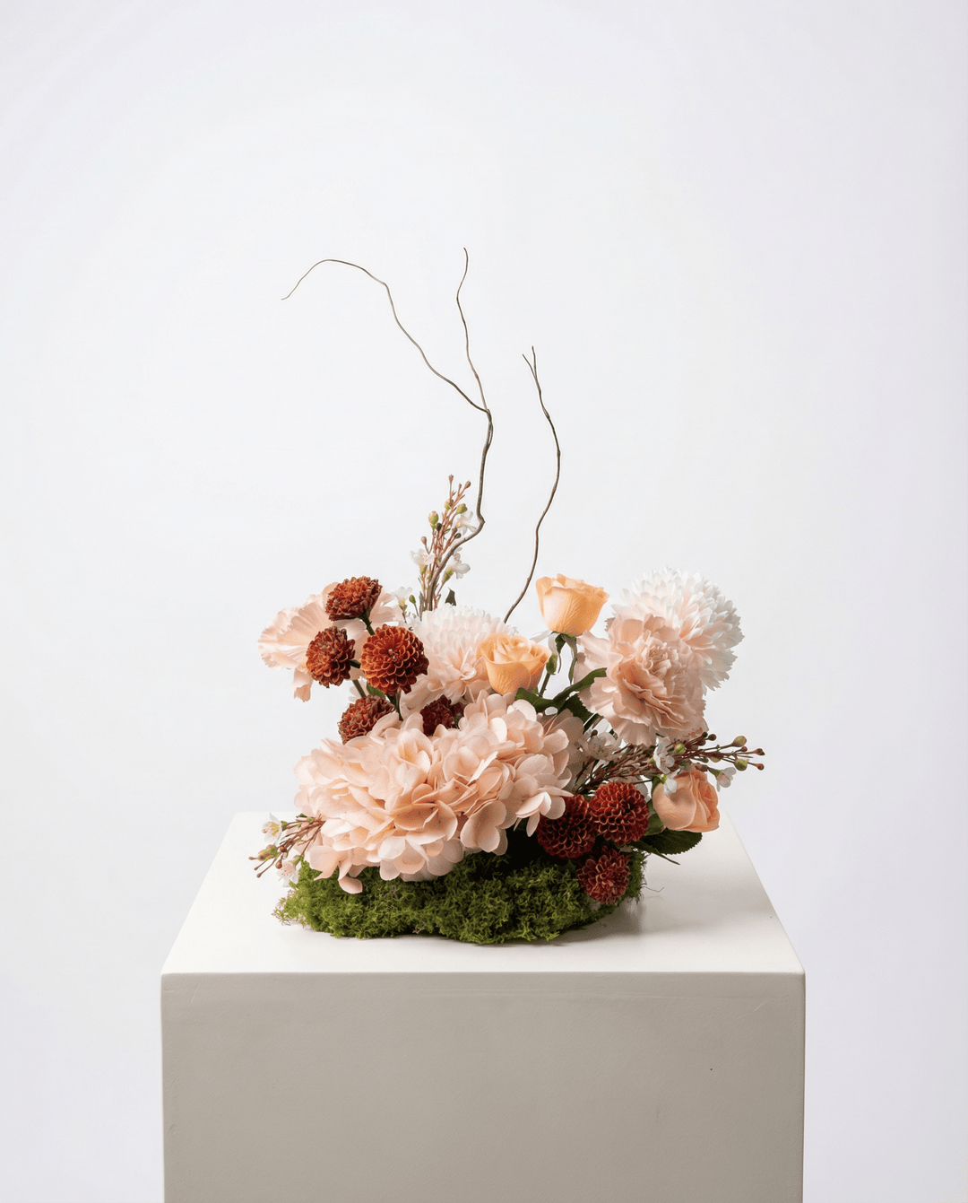 Centerpiece (20cm) - Twenty Three Flowers & Chocolate