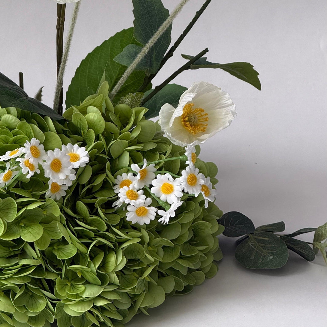 Centerpiece (40cm) - Twenty Three Flowers & Chocolate