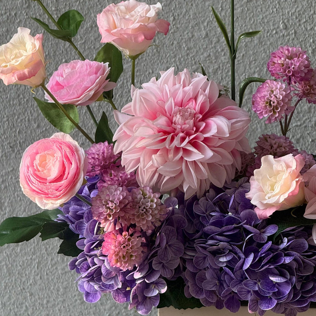 Centerpiece (60cm) - Twenty Three Flowers & Chocolate